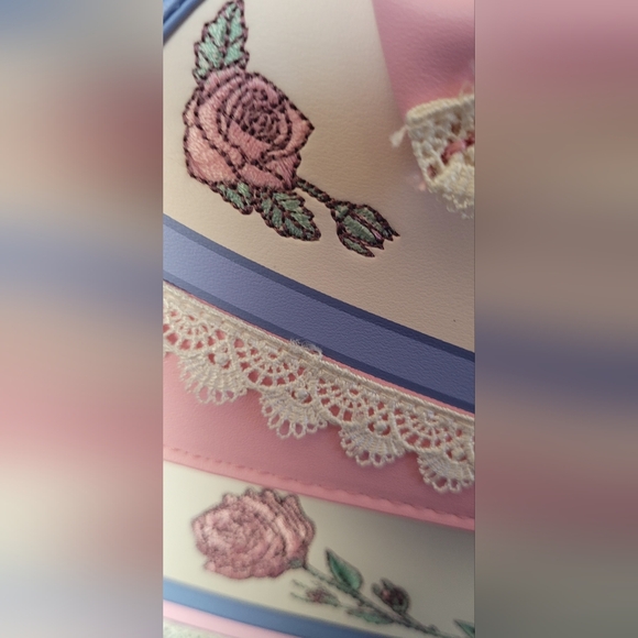 Minnie Mouse Floral and Lace Crossbody Bag - Picture 2 of 5